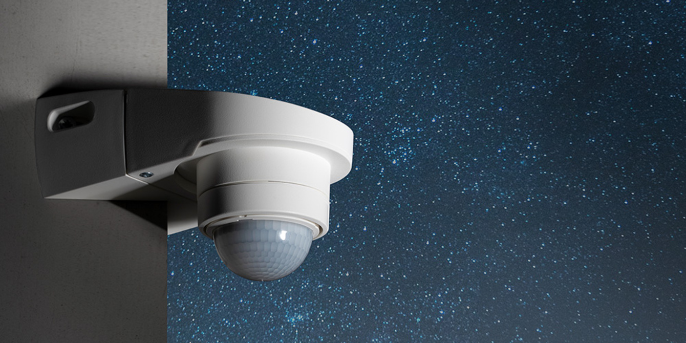 Bewegungsmelder 240° Grad bei ELBA Elektroinstallation und Bauelemente GmbH in Großräschen